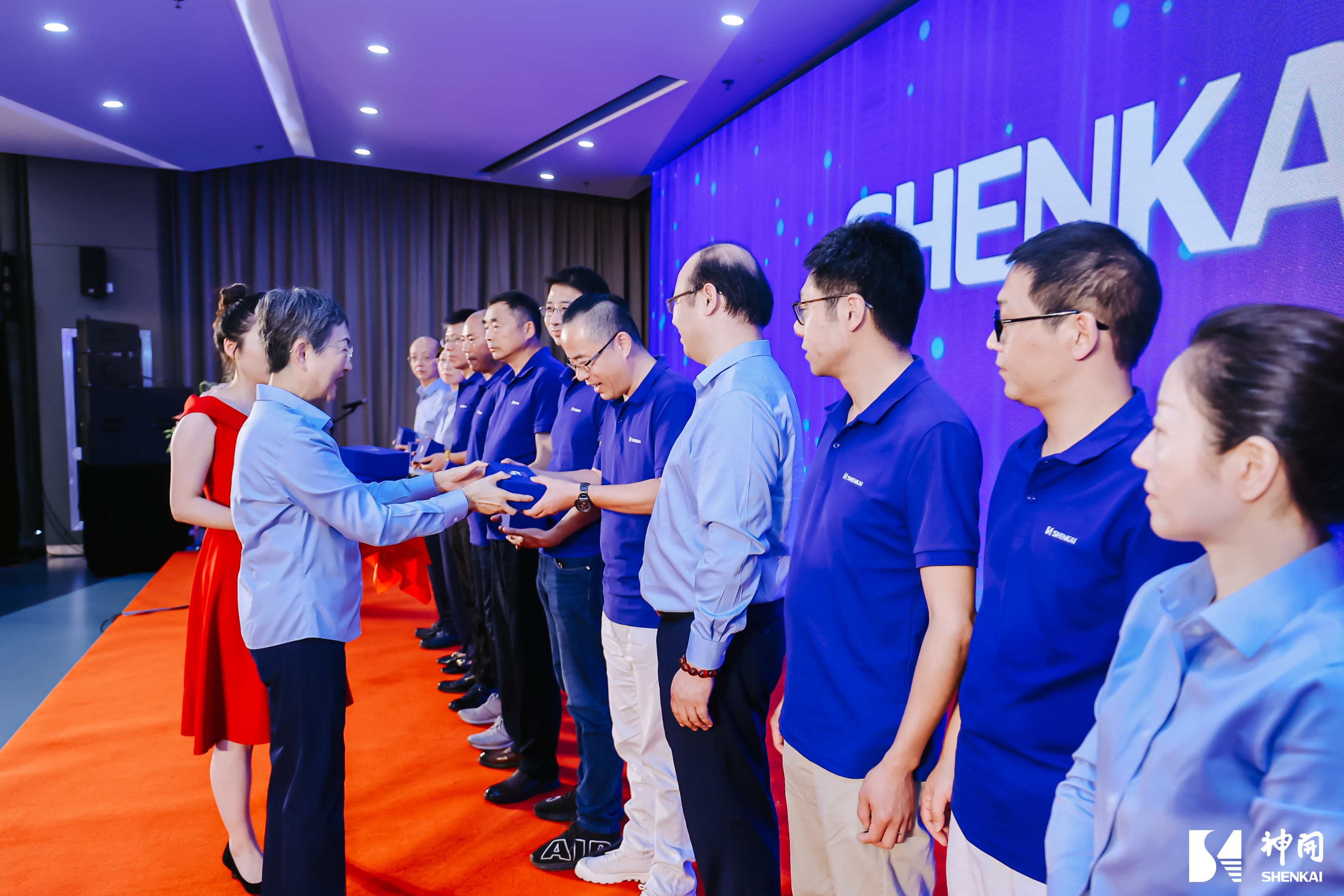 ��ʮ������������������н����С���CQ9�����ӹٷ���վ������ʮ��������˶�Բ������(ͼ7)