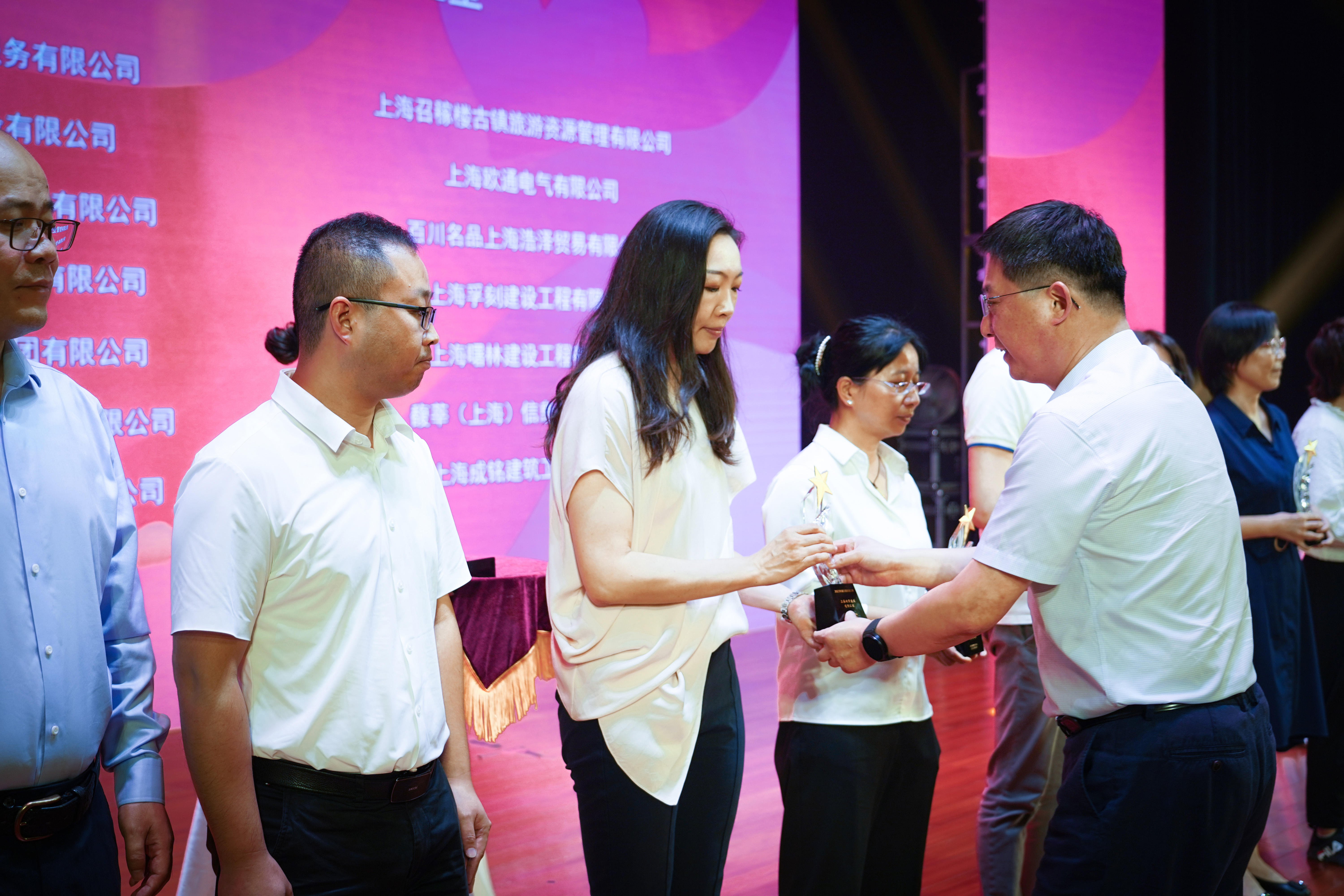 �ػ�б������������������Ϊ�����С���CQ9�����ӹٷ���վ�ٴλ�á��ֽ������֮�ǡ������ƺ�(ͼ2)